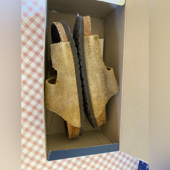 Womens arizona Birkenstock size 37 narrow . - Picture 5 of 5